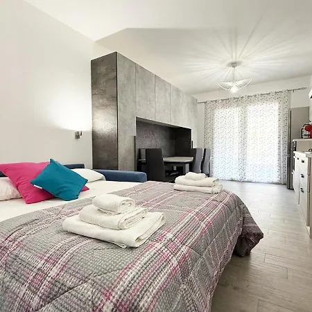 Pgs Immobiliare Srls Le Logge 3 Monolocale Ben Accessoriato A Pochi Passi Dal Centro * La Maddalena (Sassari)